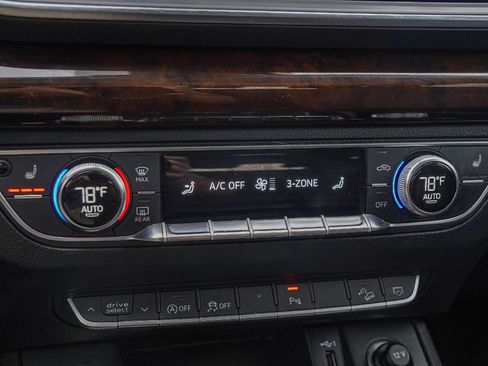 Used 2020 Audi Q5 2.0T Premium image 16