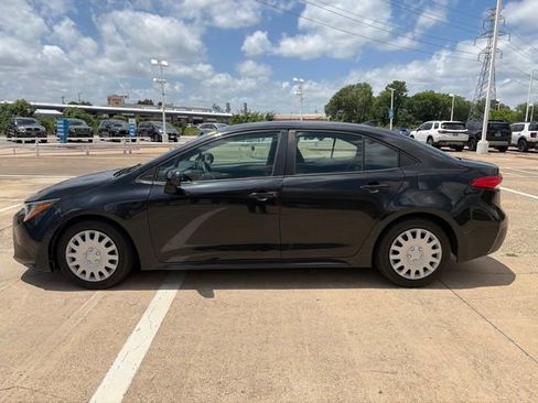 Used 2021 Toyota Corolla LE FWD image 3