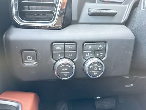 New 2026 GMC Sierra 2500 Denali Ultimate w/ Max Trailering Package AWD/4WD image 18