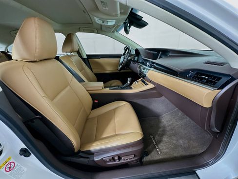 Used 2017 Lexus ES 350 w/ Premium Package FWD image 30