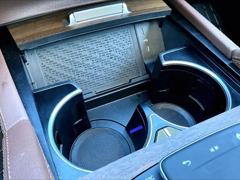 Used 2025 Mercedes-Benz GLE 350 4MATIC image 34