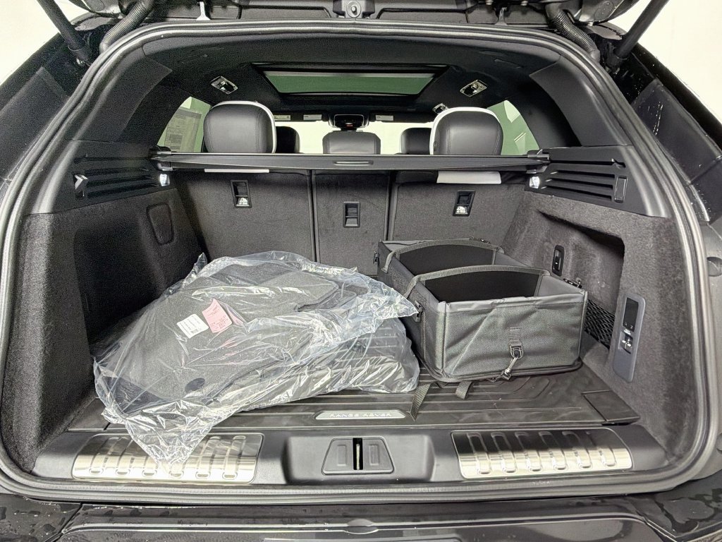 New 2027 Land Rover Range Rover Sport Battersea AWD/4WD image 28