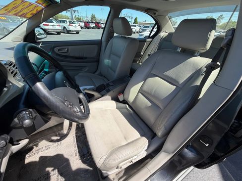 Used 2002 Nissan Maxima SE FWD image 9