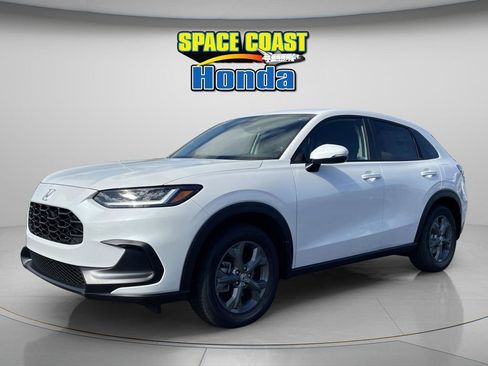 New 2026 Honda HR-V LX image 3