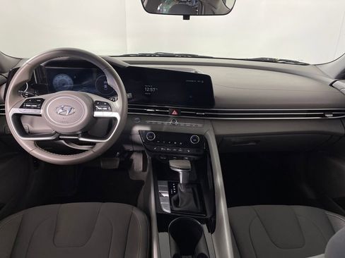 Used 2023 Hyundai Elantra SEL w/ Convenience Package image 15