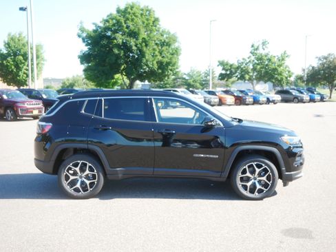 New 2026 Jeep Compass Limited AWD/4WD image 2