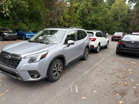 Used 2023 Subaru Forester Limited AWD/4WD image 6