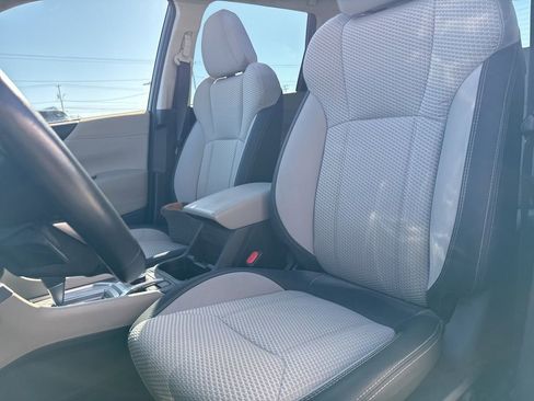 Used 2023 Subaru Forester Premium image 9