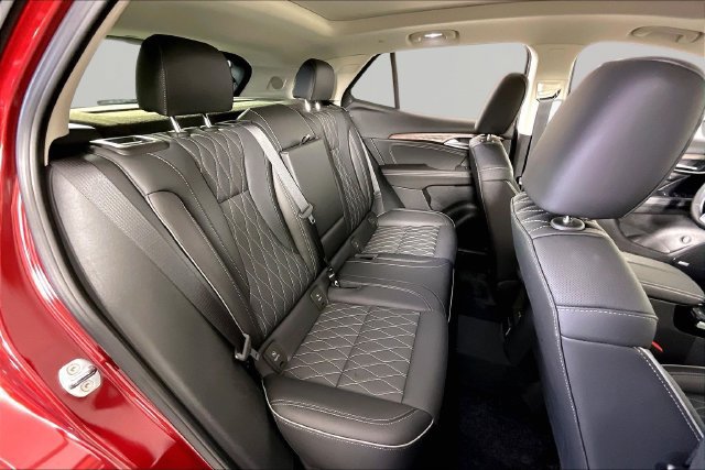 Used 2023 Buick Envision Avenir AWD/4WD image 23