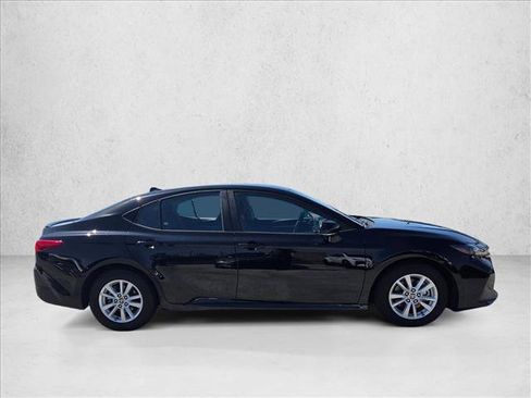 Used 2025 Toyota Camry LE FWD image 4