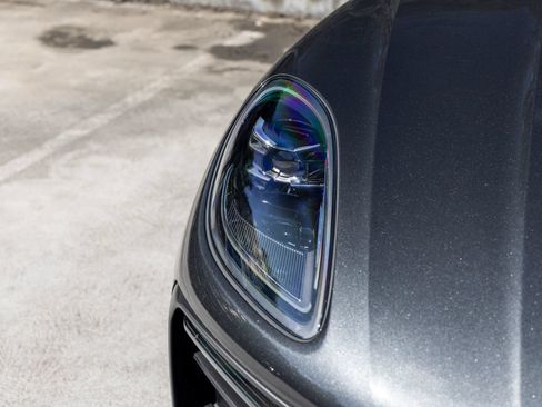 Certified 2026 Porsche Macan AWD/4WD image 14