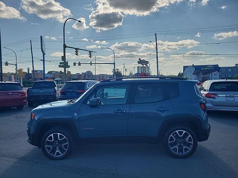 Used 2017 Jeep Renegade Latitude w/ Cold Weather Group AWD/4WD image 2