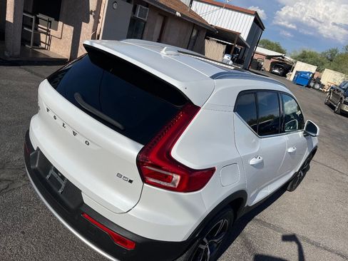 Used 2023 Volvo XC40 B5 Plus AWD/4WD image 50