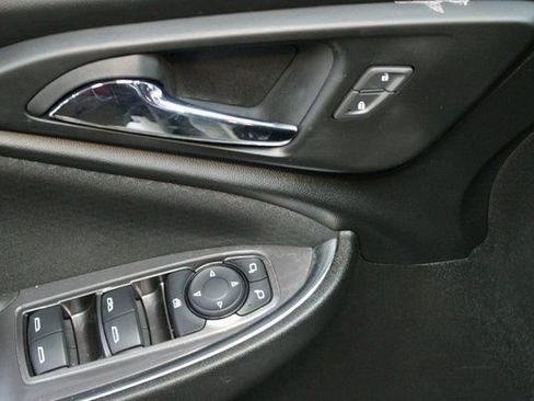 Used 2021 Chevrolet Malibu LT FWD image 16