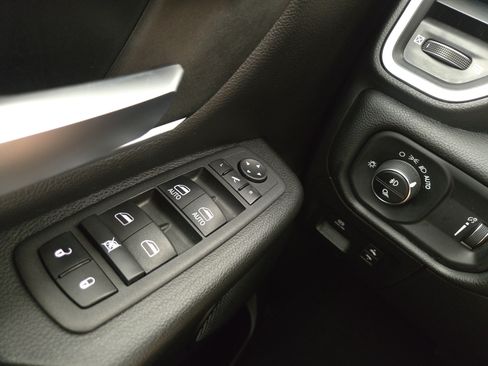 Used 2023 RAM 1500 Big Horn AWD/4WD image 31
