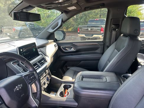 Used 2022 Chevrolet Tahoe Z71 w/ Luxury Package AWD/4WD image 18