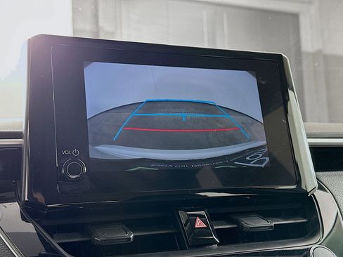 Used 2025 Toyota Corolla LE image 23