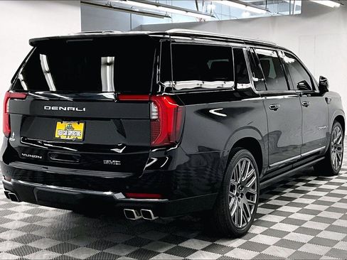 Used 2025 GMC Yukon XL Denali Ultimate w/ LPO, Floor Liner Package AWD/4WD image 13