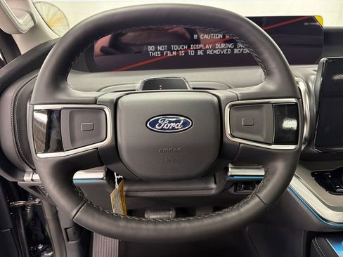 New 2026 Ford Expedition Platinum image 19