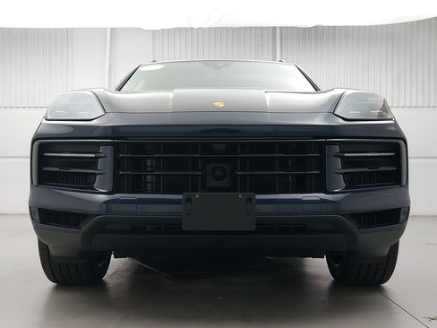 Certified 2024 Porsche Cayenne w/ Premium Package Plus (PFM) AWD/4WD image 10
