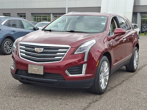 Used 2017 Cadillac XT5 Premium Luxury FWD image 4