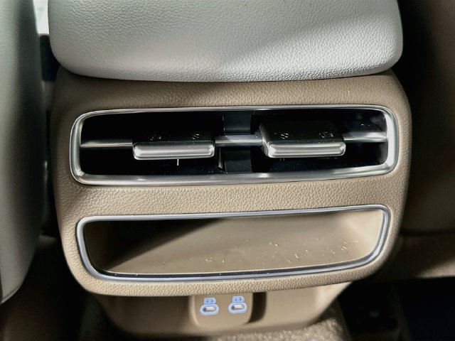 New 2027 Genesis GV70 2.5T Advanced AWD/4WD image 18
