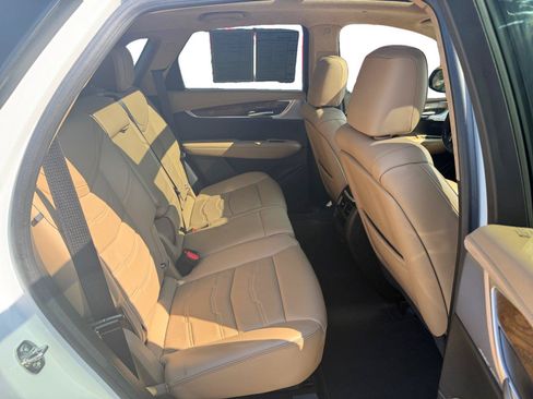 Used 2023 Cadillac XT5 Sportv w/ Platinum Package AWD/4WD image 25
