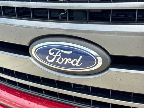 Used 2018 Ford F150 XLT w/ Equipment Group 302A Luxury AWD/4WD image 11