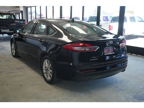 Used 2020 Ford Fusion SE FWD image 5