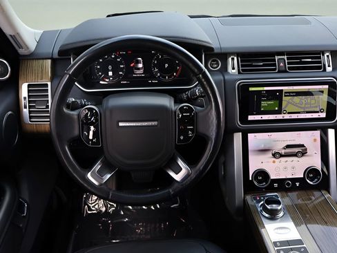 Used 2018 Land Rover Range Rover HSE image 16