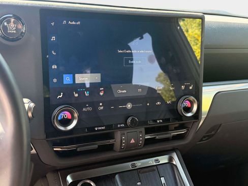 Used 2025 Lexus GX 550 w/ Accessory Package (2T) AWD/4WD image 15