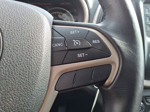 Used 2016 Jeep Cherokee Latitude AWD/4WD image 20
