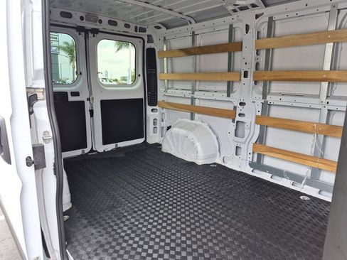 Used 2025 RAM ProMaster 2500 w/ U-Haul Equipment Group FWD image 28