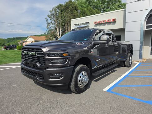 Used 2025 RAM 3500 Big Horn AWD/4WD image 8