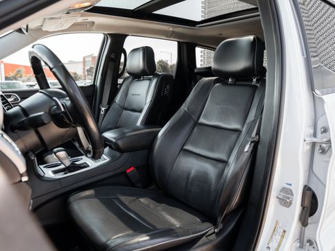 Used 2020 Jeep Grand Cherokee Summit w/ Platinum Series Group AWD/4WD image 19
