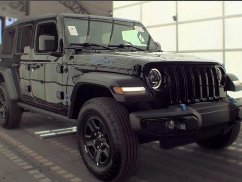 Used 2023 Jeep Wrangler Unlimited AWD/4WD image 4