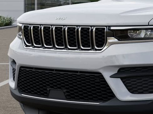 New 2025 Jeep Grand Cherokee Laredo image 36