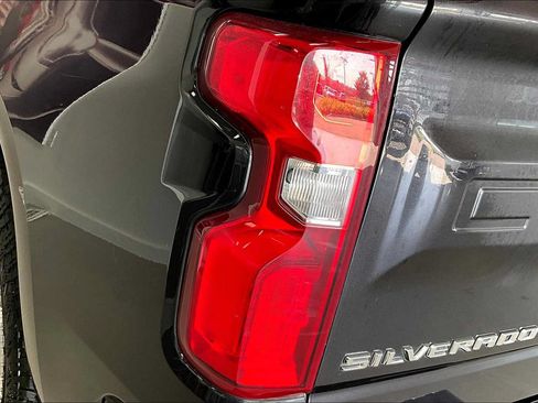 Used 2022 Chevrolet Silverado 1500 LTZ w/ LTZ Convenience Package II AWD/4WD image 27