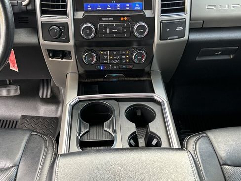 Used 2021 Ford F250 Lariat w/ Lariat Value Package AWD/4WD image 22