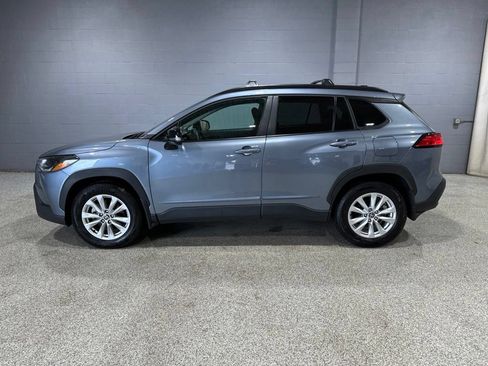 Used 2025 Toyota Corolla Cross LE w/ Moonroof Package AWD/4WD image 6