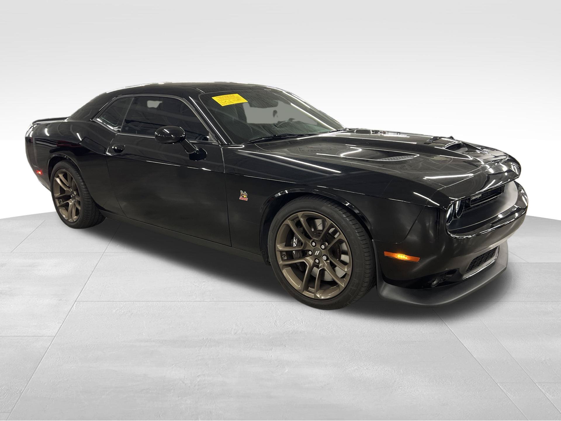 Used 2022 Dodge Challenger R/T Scat Pack w/ Dynamics Package RWD image 3