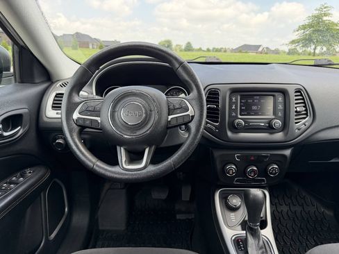 Used 2018 Jeep Compass Sport AWD/4WD image 10