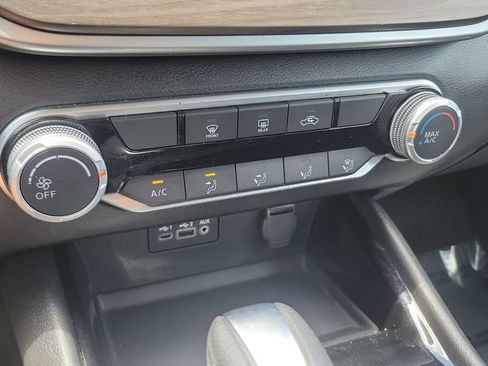 Used 2024 Nissan Altima 2.5 SV FWD image 18