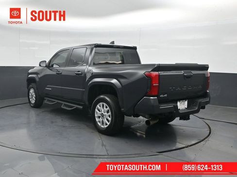 Used 2025 Toyota Tacoma SR5 AWD/4WD image 8