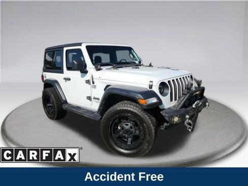Used 2018 Jeep Wrangler Sport image 2