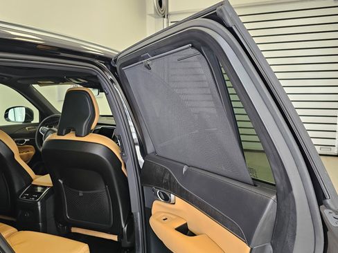 Certified 2024 Volvo XC90 T8 Ultimate w/ Protection Package Premier image 17