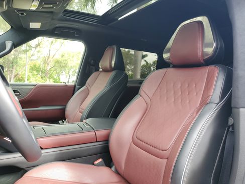 Used 2025 INFINITI QX80 Autograph w/ Premium Cargo Package image 18