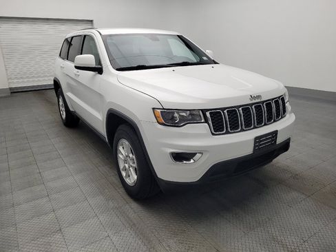 Used 2018 Jeep Grand Cherokee Laredo image 13