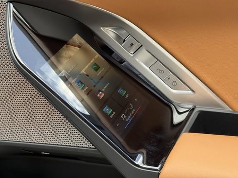 Used 2023 BMW 740i w/ Parking Assistance Package image 36