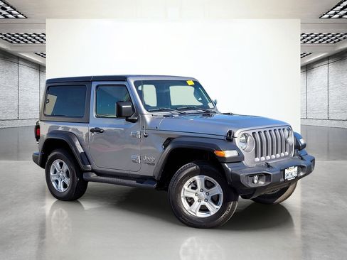 Used 2019 Jeep Wrangler Sport AWD/4WD image 2
